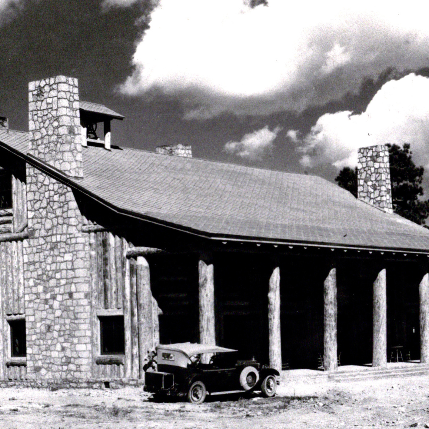 Heather Mclenahan Salon - logo